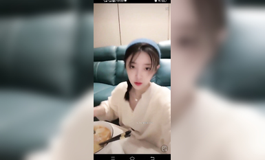 最新《瘋狂抖音》外篇之《抖音擦邊4》顏值主播各顯神通 閃現走光 刷邊瘋狂作死 扣逼漏奶 (262)