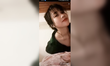 最新《瘋狂抖音》外篇之『三亞美女2』極品三亞外圍美女大秀身材 作死大尺度 摳B揉乳擠奶 (97)