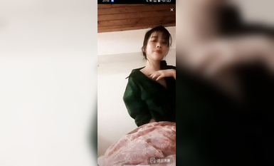 最新《瘋狂抖音》外篇之『三亞美女2』極品三亞外圍美女大秀身材 作死大尺度 摳B揉乳擠奶 (97)