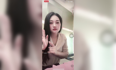 最新《瘋狂抖音》外篇之《抖音擦邊4》顏值主播各顯神通 閃現走光 刷邊瘋狂作死 扣逼漏奶 (99)