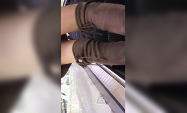 稀缺學姐專場 專業抄底靚麗制服學姐珍藏版 貼著美女屁股抄 有燈光加持畫質特好 超清4K原版 (29)