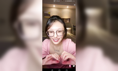 最新《瘋狂抖音》外篇之《抖音擦邊4》顏值主播各顯神通 閃現走光 刷邊瘋狂作死 扣逼漏奶 (258)