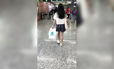 稀缺學姐專場 專業抄底靚麗制服學姐珍藏版 貼著美女屁股抄 有燈光加持畫質特好 超清4K原版 (10)