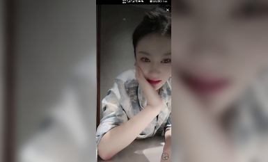 最新《瘋狂抖音》外篇之《抖音擦邊4》顏值主播各顯神通 閃現走光 刷邊瘋狂作死 扣逼漏奶 (175)