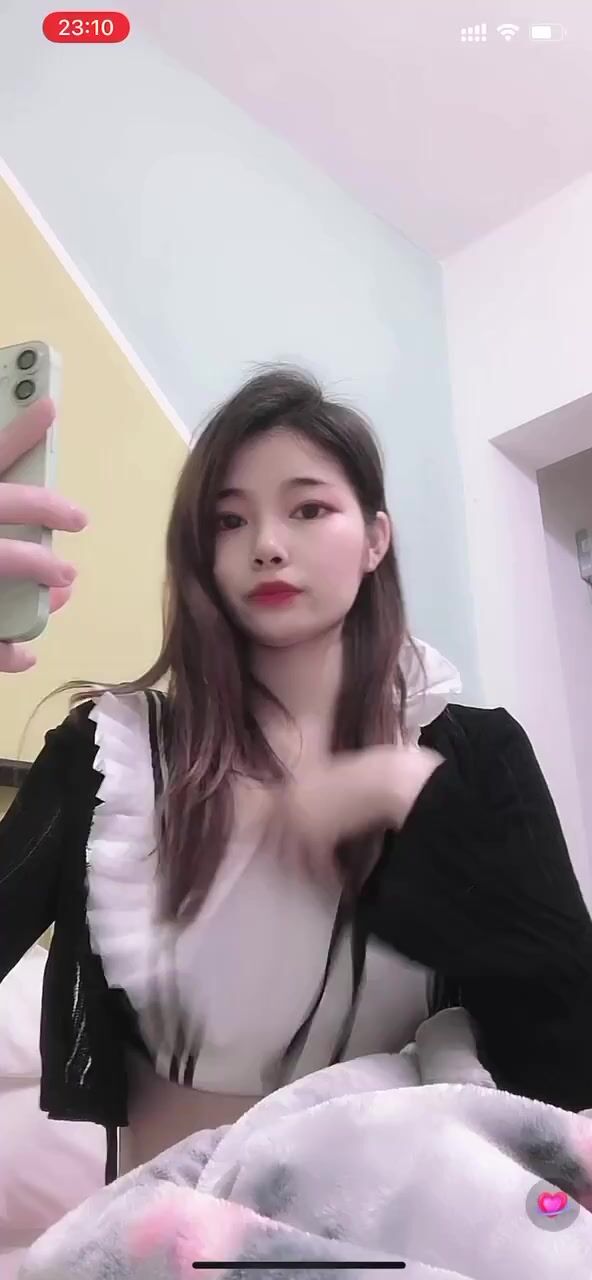 最新《瘋狂抖音》外篇之《抖音擦邊4》顏值主播各顯神通 閃現走光 刷邊瘋狂作死 扣逼漏奶 (299)