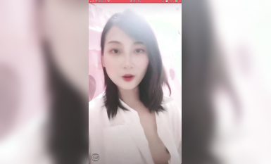 最新《瘋狂抖音》外篇之《抖音擦邊4》顏值主播各顯神通 閃現走光 刷邊瘋狂作死 扣逼漏奶 (82)