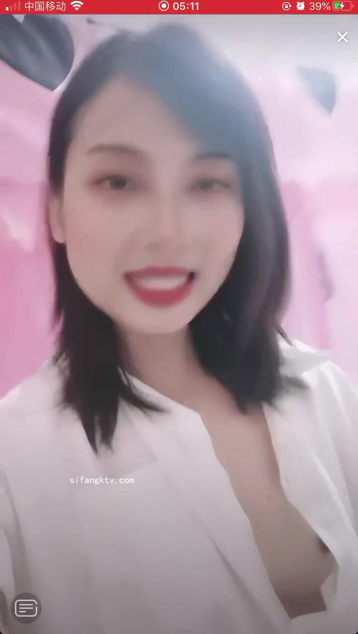 最新《瘋狂抖音》外篇之《抖音擦邊4》顏值主播各顯神通 閃現走光 刷邊瘋狂作死 扣逼漏奶 (82)