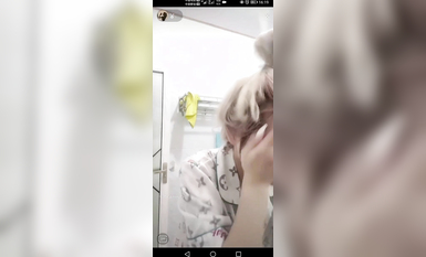 最新《瘋狂抖音》外篇之《抖音擦邊4》顏值主播各顯神通 閃現走光 刷邊瘋狂作死 扣逼漏奶 (247)