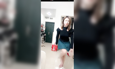 最新《瘋狂抖音》外篇之『三亞美女2』極品三亞外圍美女大秀身材 作死大尺度 摳B揉乳擠奶 (157)