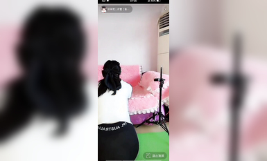 最新《瘋狂抖音》外篇之『三亞美女2』極品三亞外圍美女大秀身材 作死大尺度 摳B揉乳擠奶 (105)