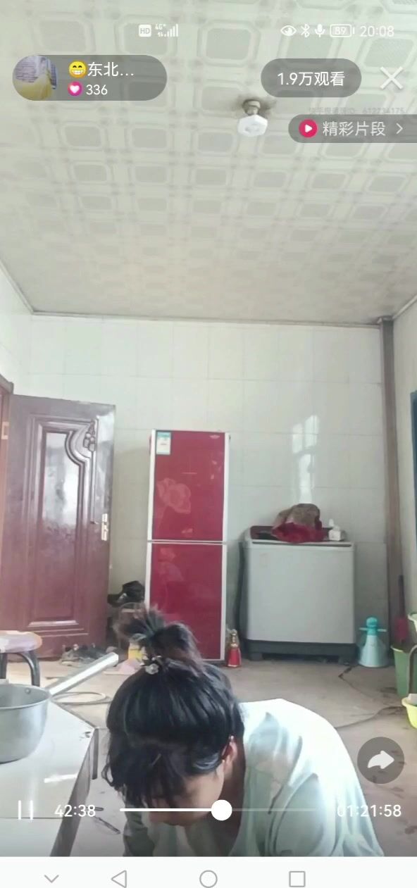 最新《瘋狂抖音》外篇之『三亞美女2』極品三亞外圍美女大秀身材 作死大尺度 摳B揉乳擠奶 (151)