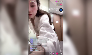 最新《瘋狂抖音》外篇之《抖音擦邊4》顏值主播各顯神通 閃現走光 刷邊瘋狂作死 扣逼漏奶 (300)