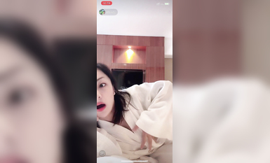 最新《瘋狂抖音》外篇之『三亞美女2』極品三亞外圍美女大秀身材 作死大尺度 摳B揉乳擠奶 (96)