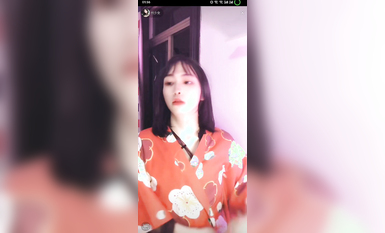 最新《瘋狂抖音》外篇之『三亞美女2』極品三亞外圍美女大秀身材 作死大尺度 摳B揉乳擠奶 (131)