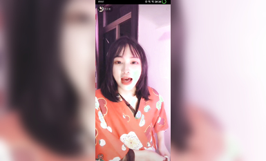 最新《瘋狂抖音》外篇之『三亞美女2』極品三亞外圍美女大秀身材 作死大尺度 摳B揉乳擠奶 (131)