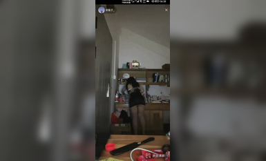 最新《瘋狂抖音》外篇之『三亞美女2』極品三亞外圍美女大秀身材 作死大尺度 摳B揉乳擠奶 (67)