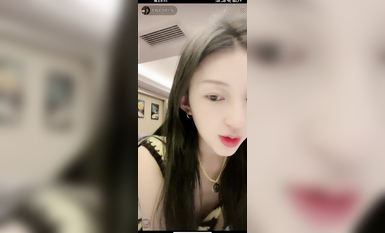 最新《瘋狂抖音》外篇之『三亞美女2』極品三亞外圍美女大秀身材 作死大尺度 摳B揉乳擠奶 (104)