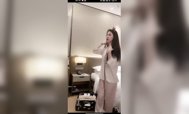 最新《瘋狂抖音》外篇之《抖音擦邊4》顏值主播各顯神通 閃現走光 刷邊瘋狂作死 扣逼漏奶 (312)