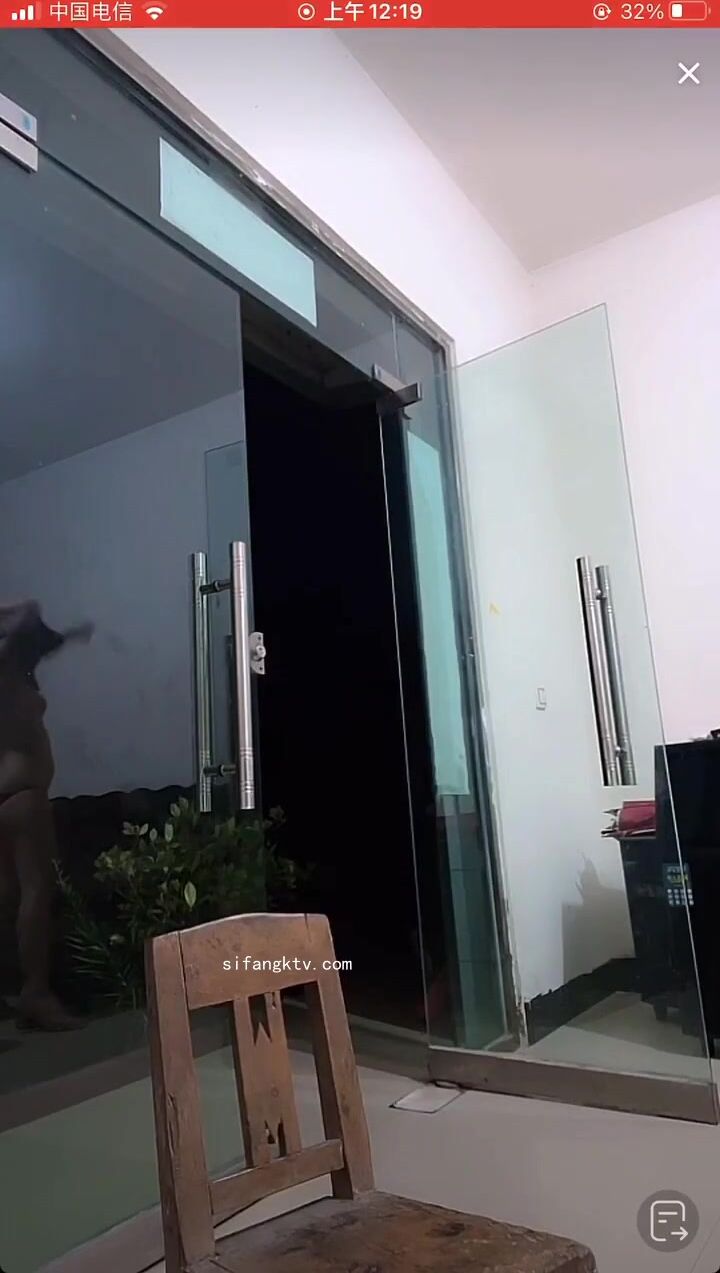 最新《瘋狂抖音》外篇之《抖音擦邊4》顏值主播各顯神通 閃現走光 刷邊瘋狂作死 扣逼漏奶 (42)