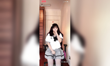 最新《瘋狂抖音》外篇之『三亞美女2』極品三亞外圍美女大秀身材 作死大尺度 摳B揉乳擠奶 (74)