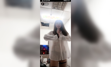 最新《瘋狂抖音》外篇之『三亞美女2』極品三亞外圍美女大秀身材 作死大尺度 摳B揉乳擠奶 (69)