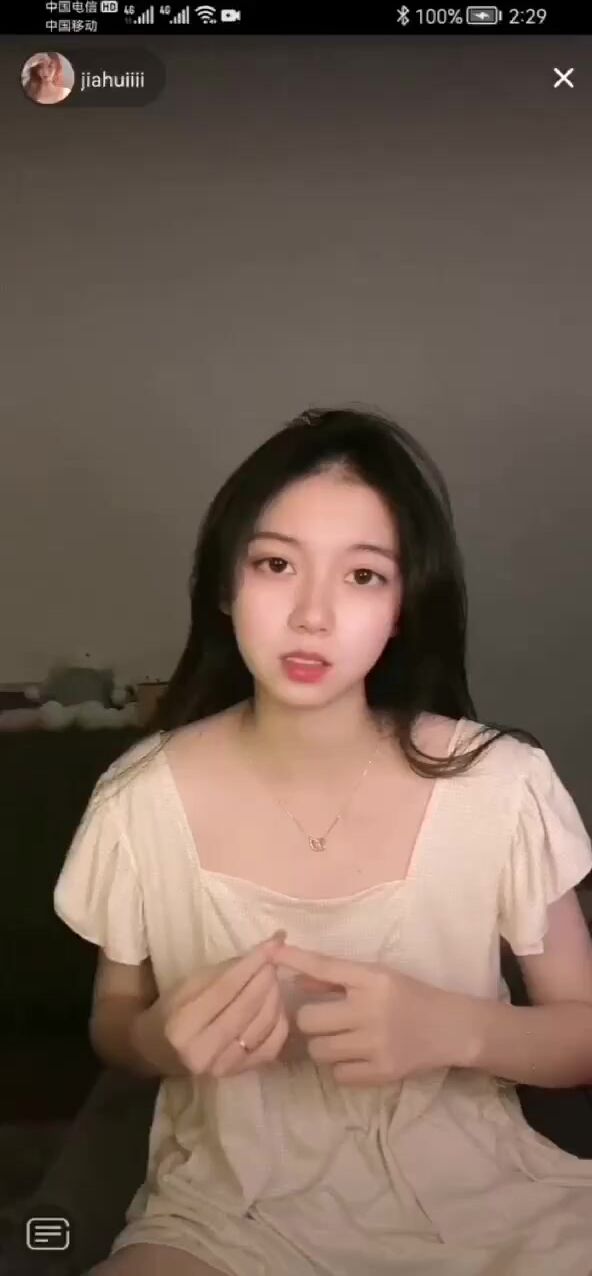 最新《瘋狂抖音》外篇之《抖音擦邊4》顏值主播各顯神通 閃現走光 刷邊瘋狂作死 扣逼漏奶 (6)