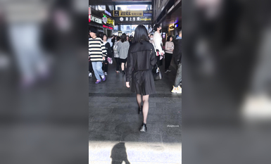 稀缺學姐專場 專業抄底靚麗制服學姐珍藏版 貼著美女屁股抄 有燈光加持畫質特好 超清4K原版 (27)