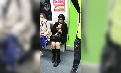 稀缺學姐專場 專業抄底靚麗制服學姐珍藏版 貼著美女屁股抄 有燈光加持畫質特好 超清4K原版 (20)