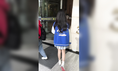 稀缺學姐專場 專業抄底靚麗制服學姐珍藏版 貼著美女屁股抄 有燈光加持畫質特好 超清4K原版 (36)