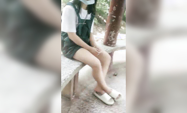 野外~玩刺激~玩心跳~【無敵小表妹】2男2女~車震小樹林~茅屋~ (9)