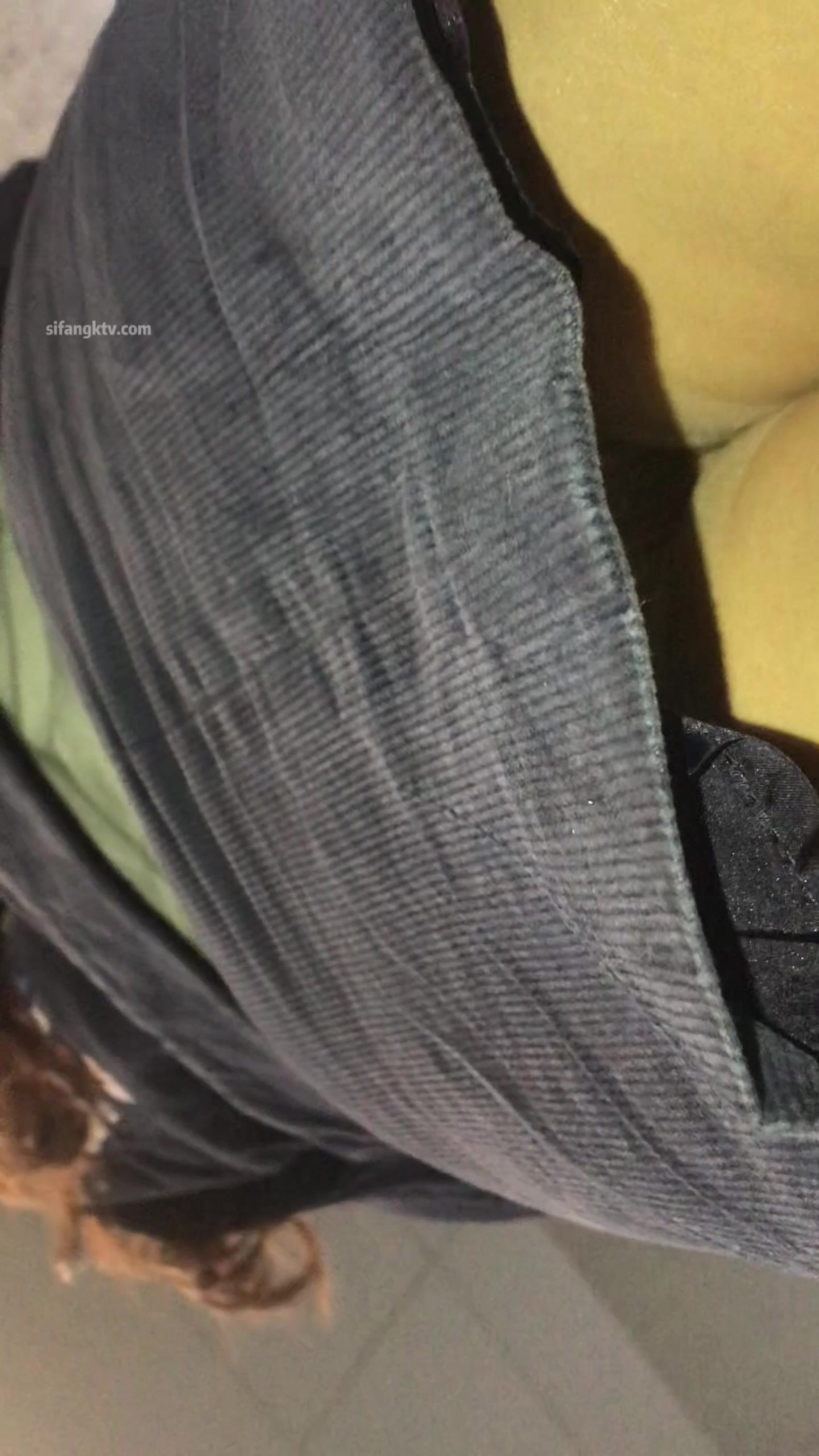 稀缺學妹專場 專業抄底靚麗學生妹JK制服 掀裙開閃光燈強抄 看的心驚肉跳太刺激 超清4K原版 (36)