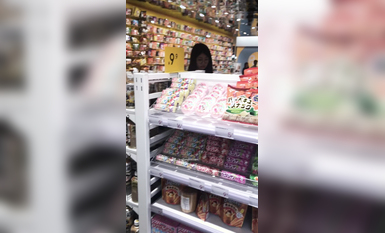 稀缺學妹專場 專業抄底靚麗學生妹JK制服 掀裙開閃光燈強抄 看的心驚肉跳太刺激 超清4K原版 (30)