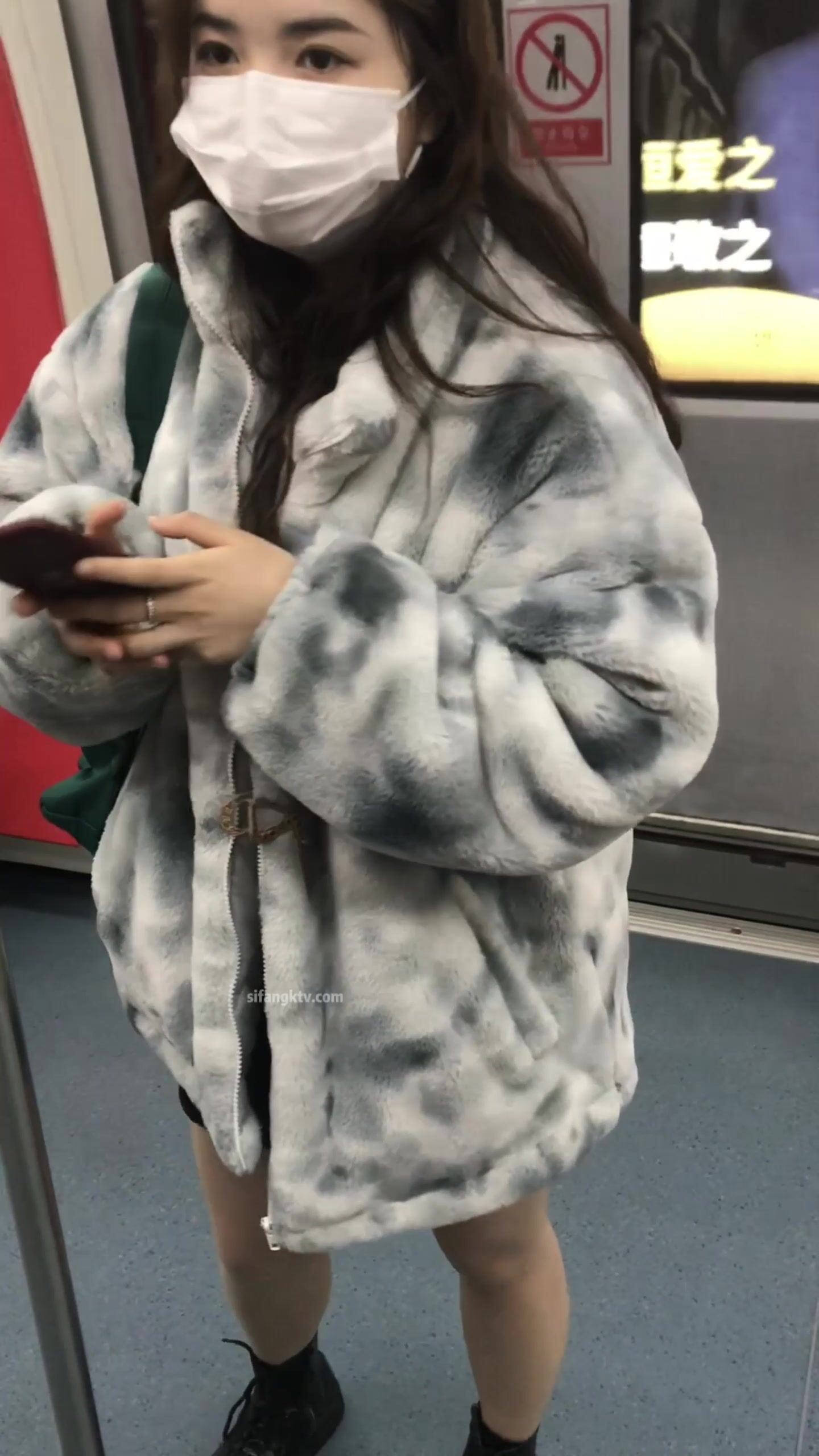 稀缺學妹專場 專業抄底靚麗學生妹JK制服 掀裙開閃光燈強抄 看的心驚肉跳太刺激 超清4K原版 (57)