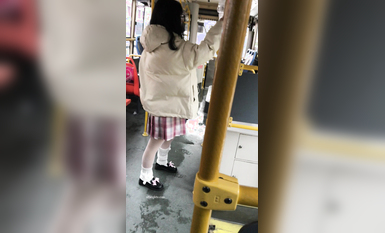 稀缺學妹專場 專業抄底靚麗學生妹JK制服 掀裙開閃光燈強抄 看的心驚肉跳太刺激 超清4K原版 (56)