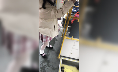 稀缺學妹專場 專業抄底靚麗學生妹JK制服 掀裙開閃光燈強抄 看的心驚肉跳太刺激 超清4K原版 (56)