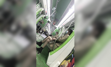 稀缺學妹專場 專業抄底靚麗學生妹JK制服 掀裙開閃光燈強抄 看的心驚肉跳太刺激 超清4K原版 (17)