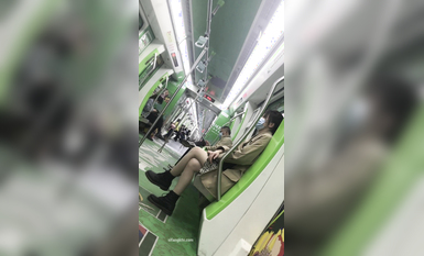 稀缺學妹專場 專業抄底靚麗學生妹JK制服 掀裙開閃光燈強抄 看的心驚肉跳太刺激 超清4K原版 (17)