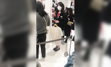 稀缺學妹專場 專業抄底靚麗學生妹JK制服 掀裙開閃光燈強抄 看的心驚肉跳太刺激 超清4K原版 (7)