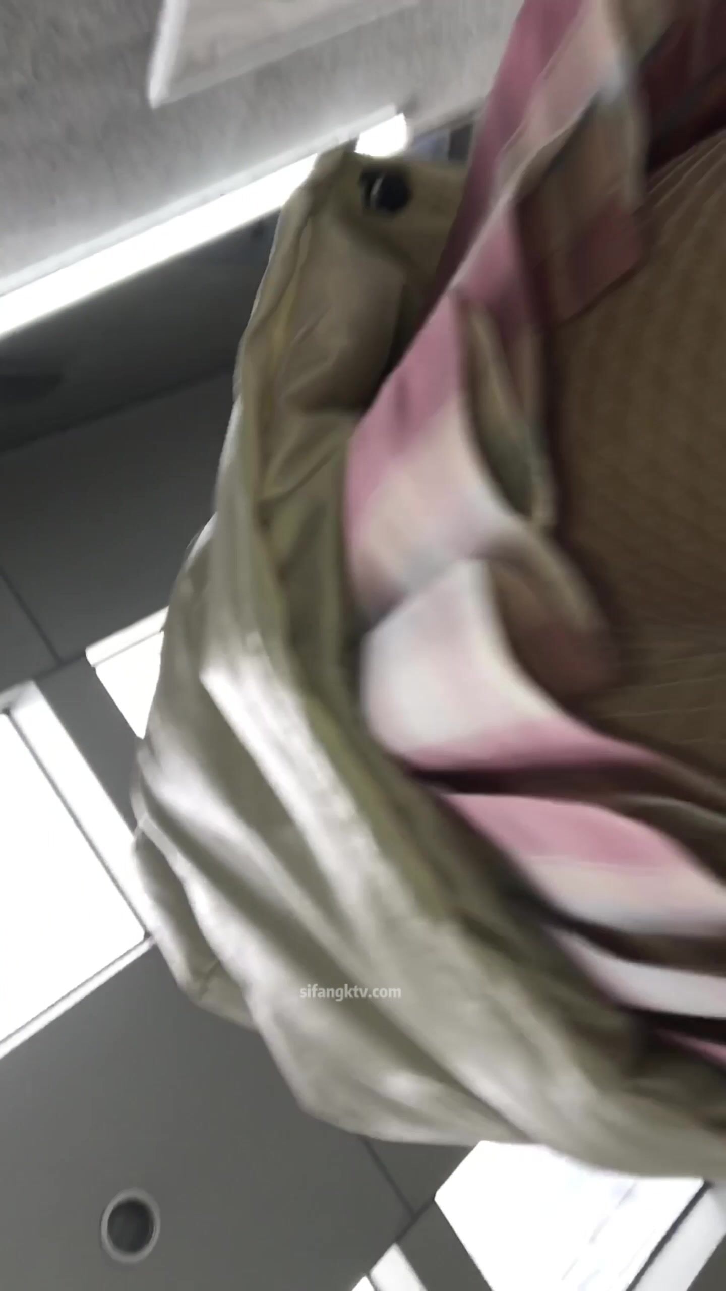 稀缺學妹專場 專業抄底靚麗學生妹JK制服 掀裙開閃光燈強抄 看的心驚肉跳太刺激 超清4K原版 (54)