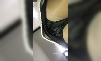 稀缺學妹專場 專業抄底靚麗學生妹JK制服 掀裙開閃光燈強抄 看的心驚肉跳太刺激 超清4K原版 (14)