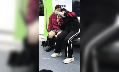 稀缺學妹專場 專業抄底靚麗學生妹JK制服 掀裙開閃光燈強抄 看的心驚肉跳太刺激 超清4K原版 (1)