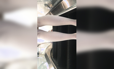 稀缺學妹專場 專業抄底靚麗學生妹JK制服 掀裙開閃光燈強抄 看的心驚肉跳太刺激 超清4K原版 (6)