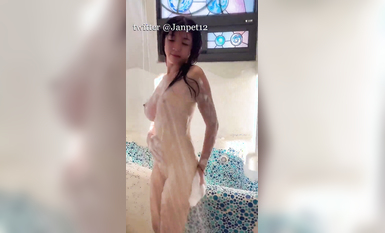 重磅推薦！這妹子太純了！看上去是個完全的乖乖女【乖得像只小兔子】居然搞多人運動，被5個男人輪操 (4)