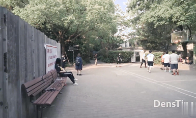 復旦大學裸身自由遊行大教室人前露出毫無底線2K