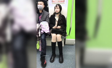 3290 大神專挑年輕的學生妹跟拍偷拍集合B，竟敢用閃光，幾十個學生妹