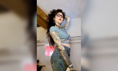 顏值巔峰白富美女神『Chloe』最新真愛群流出 狂野紋身爆乳女神的最後瘋狂 高清 (6)